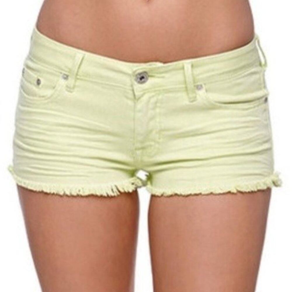 Bullhead Low Rise Green Short N19